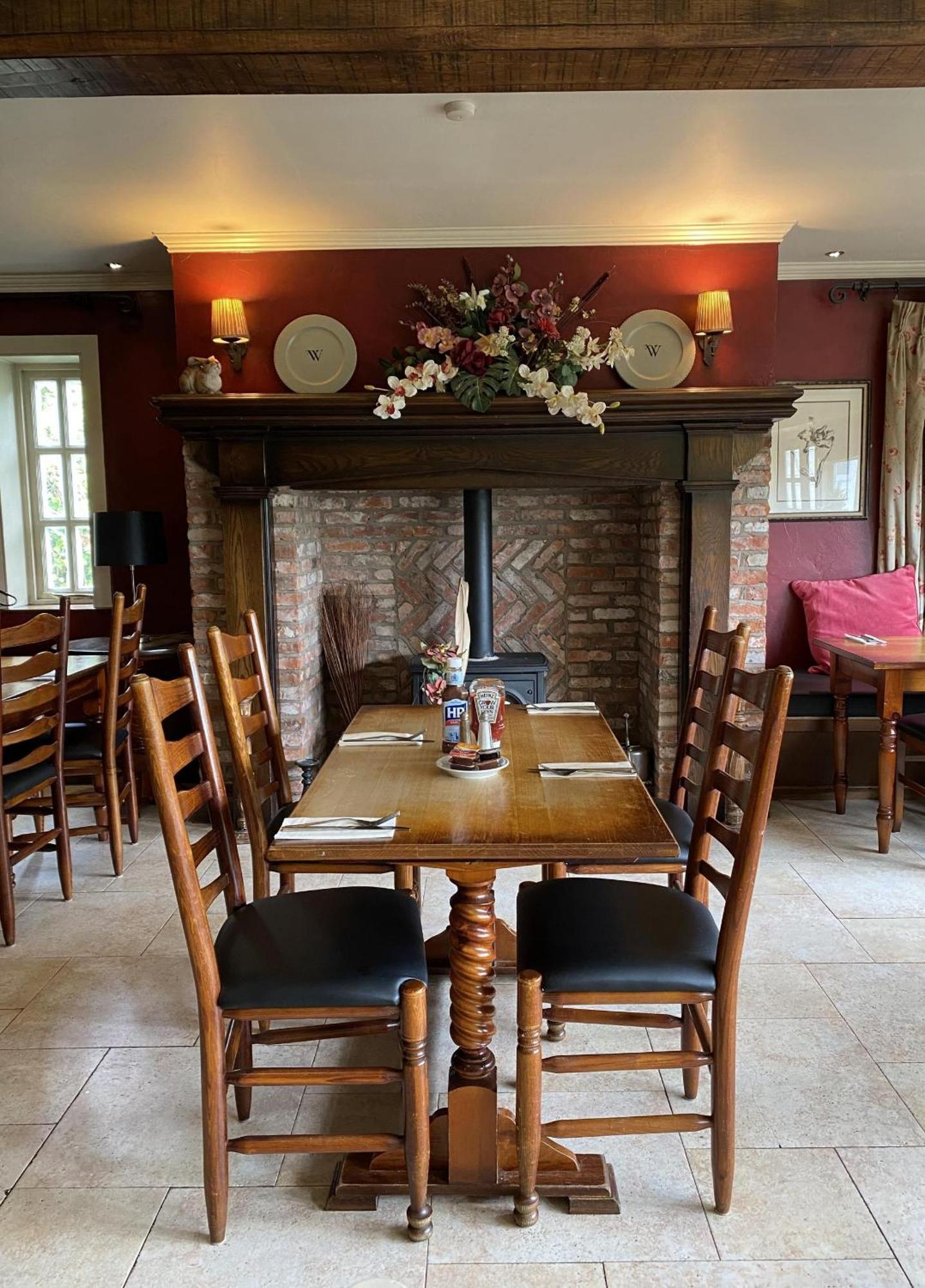 The Windmill Inn ナッツフォード エクステリア 写真